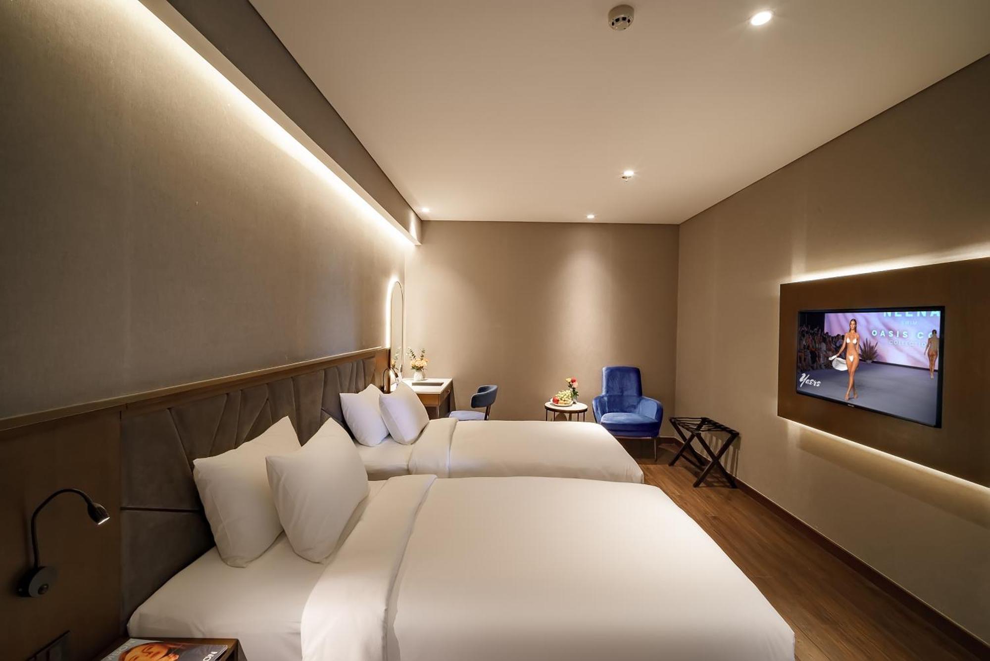 Nhat Ha Lavish Khách sạn 3*