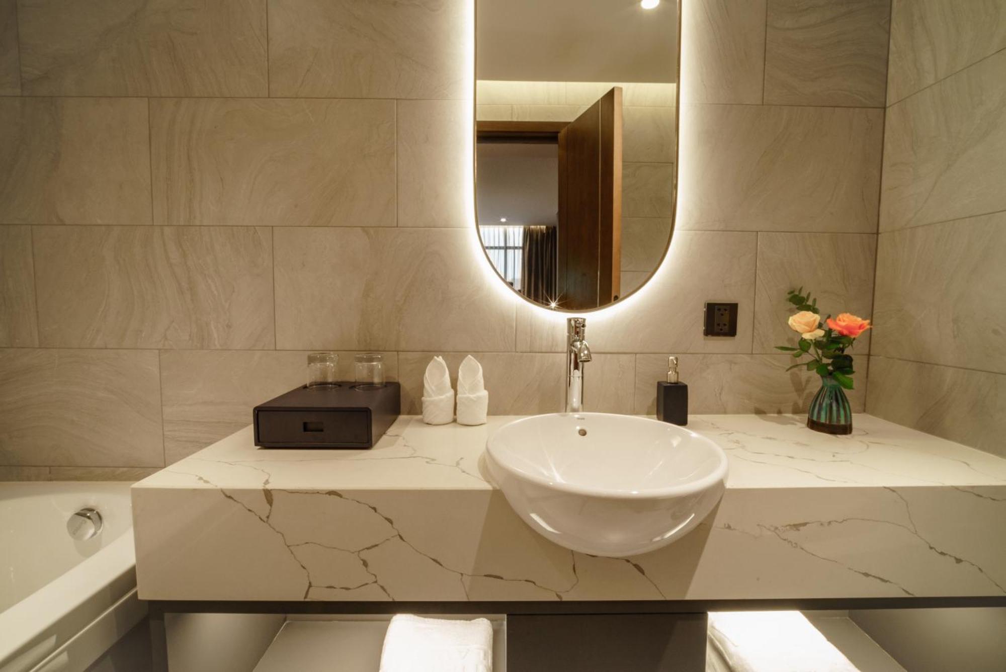 Nhat Ha Lavish 3* TP. Hồ Chí Minh